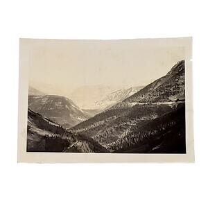 Vtg B&W Photo Found 1940 Yellowstone Park Beautiful Cloudy Mountain Top Snapshot